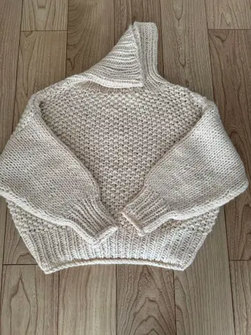 시루무린 화이트 니트