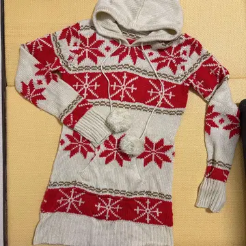 마조레나 후드 부착 노르딕 무늬 니트 원피스