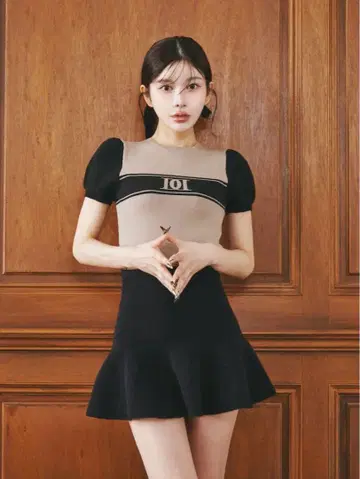 DD 로고 바이컬러 니트탑