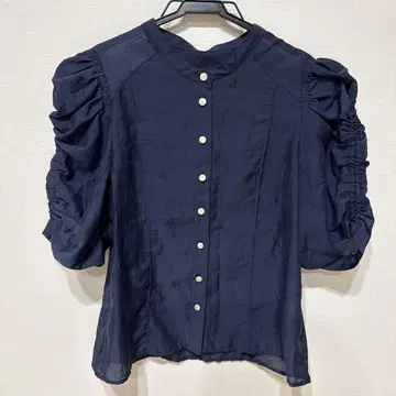 코코딜 블라우스