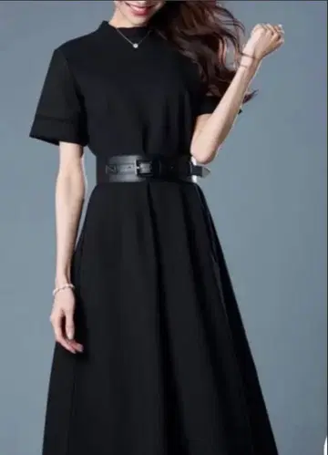 EmiriaWiz 에밀리아 위즈 숏 슬리브 플레어 원피스