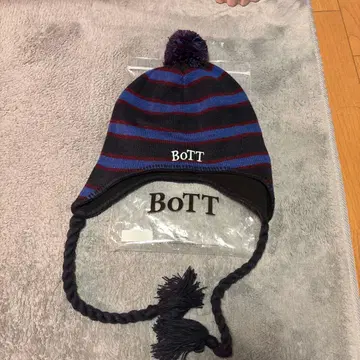 BoTT / 보트 태슬 폼 비니