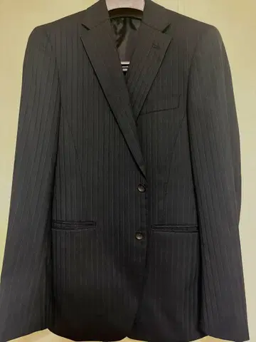 person's 수트 블랙 스트라이프 정장 세트