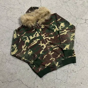 짧은 기장 퍼 카모플라쥬 지퍼 후드티