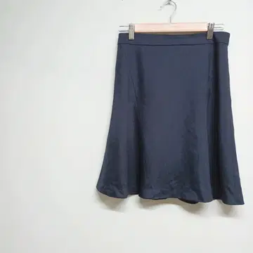 UNTITLED 다크 그레이 플레어 스커트 M 안감 지퍼 신축성