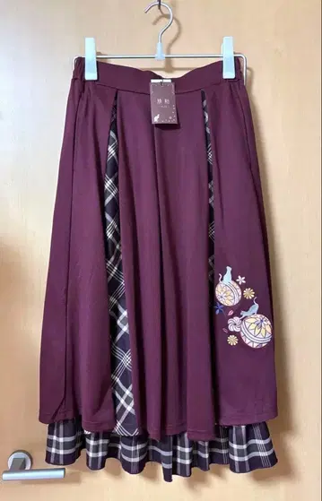 [ 택 포함 미사용 새상품 ] 류기압삭 스커트