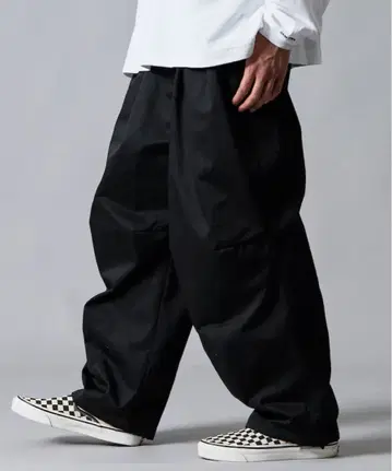 [ 미사용 새상품 ] 와이드 실루엣 밀리터리 서커스 팬츠/스노우 팬츠