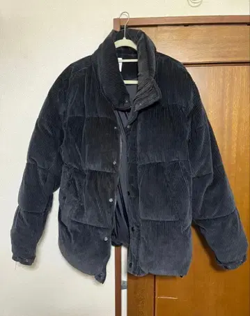 ZARA 다크 그레이 코듀로이 다운 자켓