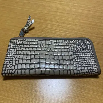크로커다일풍 엠보싱 장지갑 실버 계열