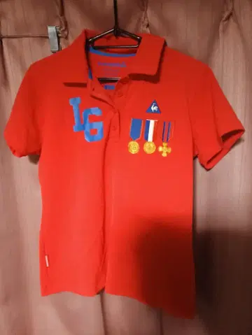 르꼬끄 스포르티브 메달 자수 빨간색 피케 셔츠 L 사이즈