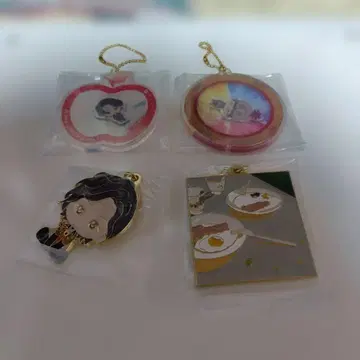 미세스 1번 복권 E상 오오모리 모토키 아크릴 참 F상 메탈 참