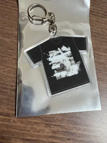 유리 아시아 투어 2025 랜덤 복권 아카이브 T셔츠 키링