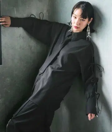 HARE EDGY MODE 넥타이 부착 리본 셔츠