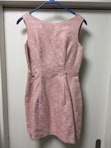 새상품 ZARA WOMAN 핑크 계열 백 V넥 슬리브리스 원피스