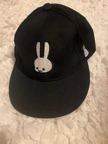 미착용 CUNE 토끼 모자