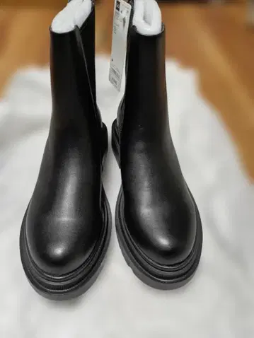 GU 블랙 라이트 볼륨 밑창 첼시 부츠