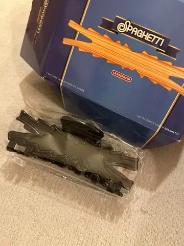 LE SSERAFIM 헤어 클립 Spaghetti