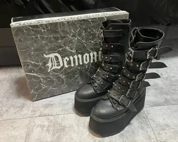 Demonia DAMNED 225 통굽 부츠