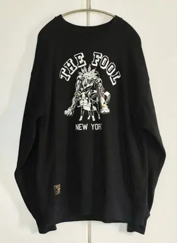 죠죠 x 그램 이기 맨투맨