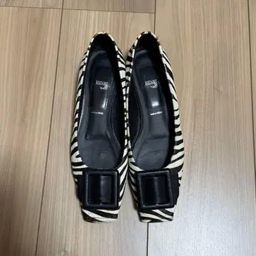 HENRI VARGO 제브라 패턴 플랫슈즈