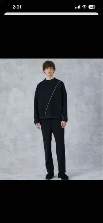 블랙 니트 스웨터 사선 라인