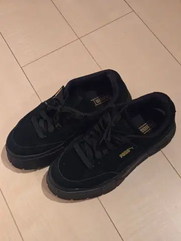 PUMA 블랙 스웨이드 스니커즈