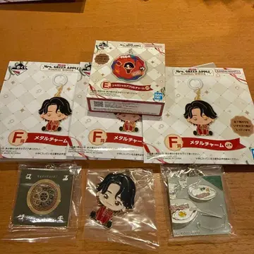 Mr. GREEN APPLE 메달 참 3개 + 아크릴 참 (미개봉)