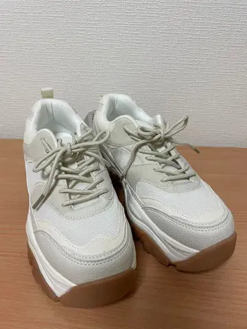 다나카 리나 mysa closet 대드 스니커즈 화이트