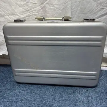 제로 할리버튼 실버 비즈니스 백 다이얼 락