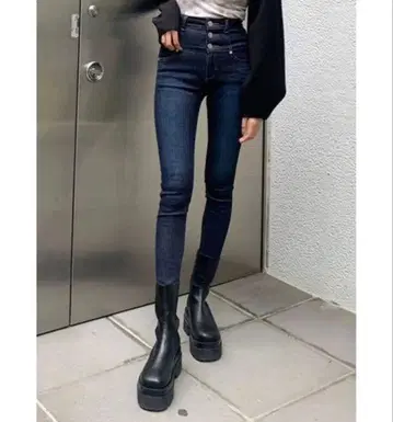 EMODA ELDER 하이웨스트 스트레치 소재 스키니 데님 67920