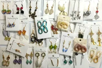 [ 1점 한정 ] 디자인 여러 가지 핸드메이드 귀걸이 등 30페어 일괄