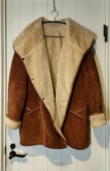 유럽 구제 의류 개성 있는 커팅의 무스탕 자켓