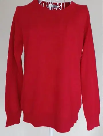 유니클로 캐시미어 스웨터 상의 긴팔 니트 빨간색 스웨터