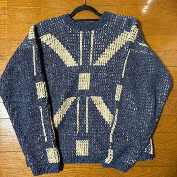 기하학 패턴 두꺼운 원단 니트 스웨터 네이비