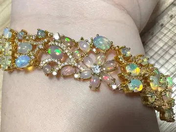꽃 모티브 골드톤 오팔 팔찌