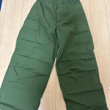 GU 카고 팬츠 올리브색