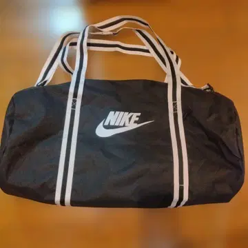 [ 새상품급 ] NIKE 나이키 헤리티지 더플백