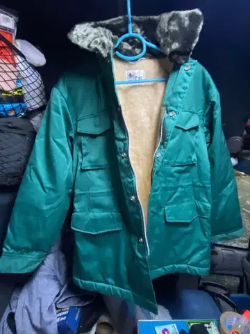 XEBEC 후드 부착 그린 점퍼