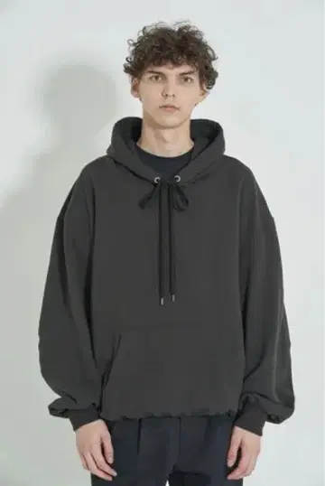 VICTIM 빅팀 BIG PARKA 빅 후드티