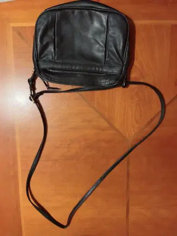 블랙 숄더백 조정 가능