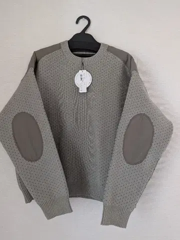 새상품 사각 유리 EKAL 그레이 니트 스웨터 팔꿈치 패치 포함