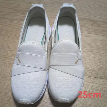 PUMA 소프트폼 화이트 슬립온 25.0cm