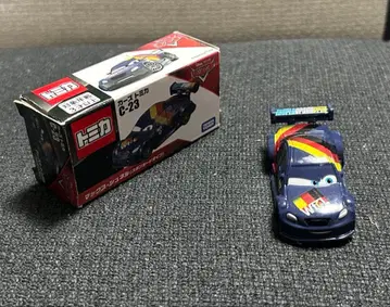 토미카 카즈 맥스슈넬