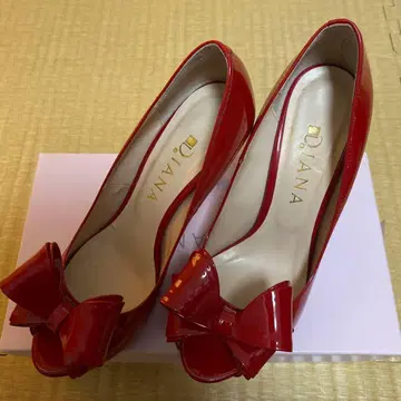 DIANA 리본 포함 레드 하이힐