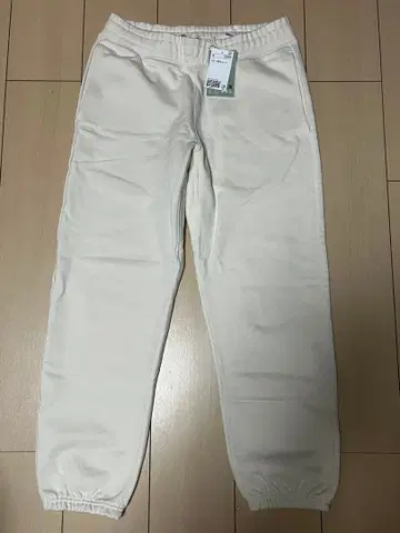 H&M 맨투맨 아이보리