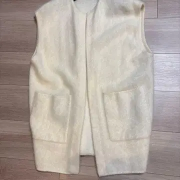 Ballsey 아이보리 니트 베스트