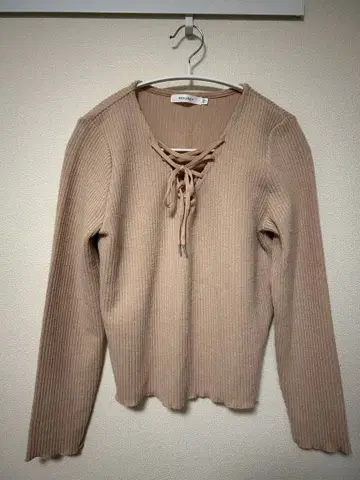 moussy 베이지 리브 긴팔 상의 레이스업