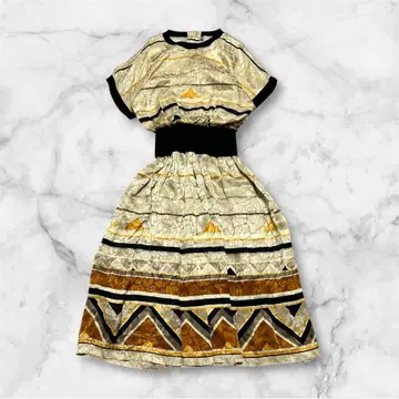 실크 100% 올 패턴 원피스 반팔 허리 절개 고급 빈티지풍