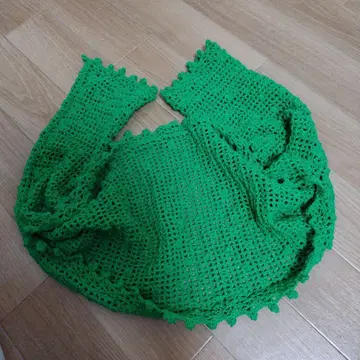 그린 컬러 니트 마가렛