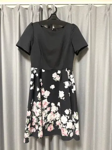 블랙 꽃무늬 A라인 원피스 허리 리본 포함 포멀